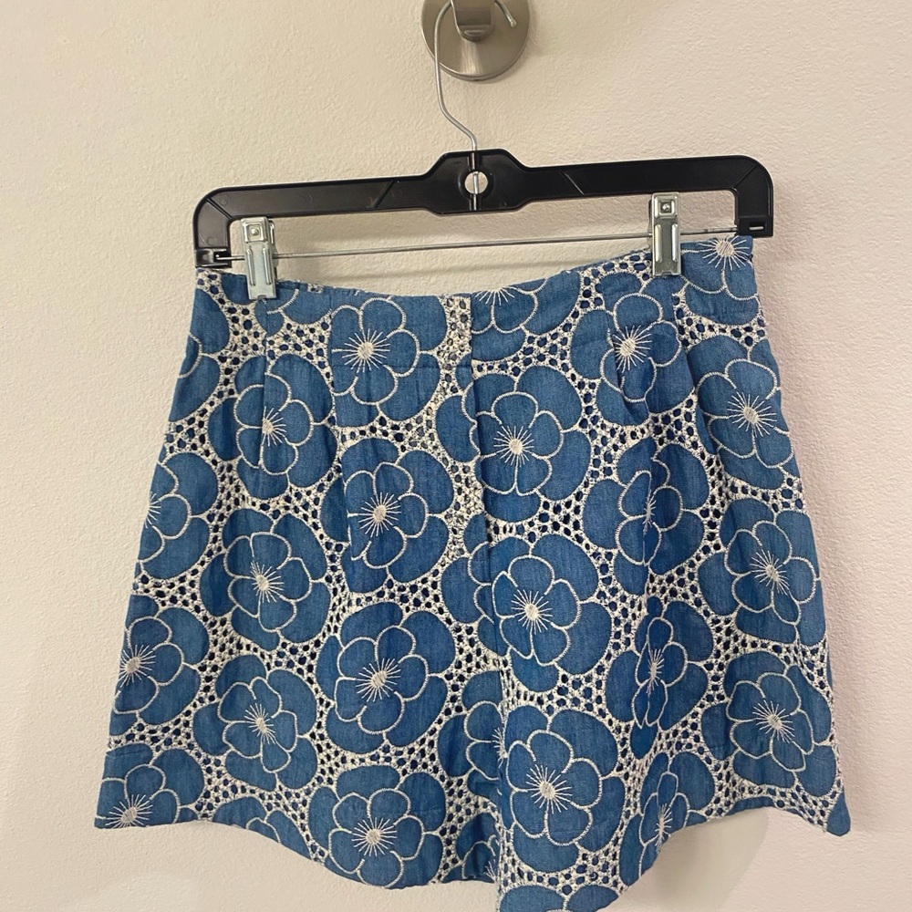 Blue Flower Jimea Patterned Shorts